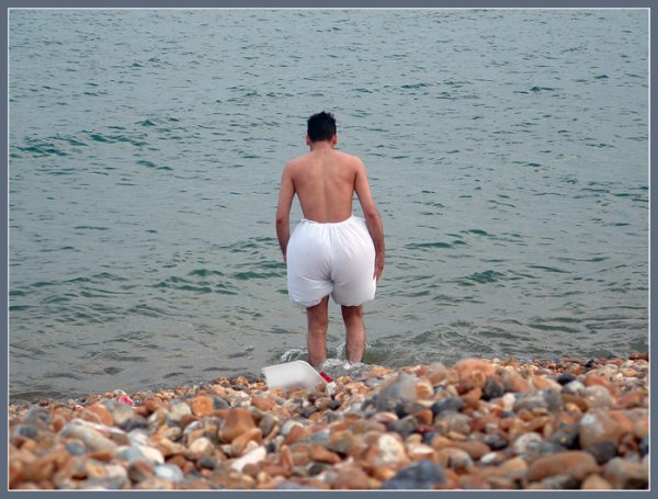 Парень на море смешные