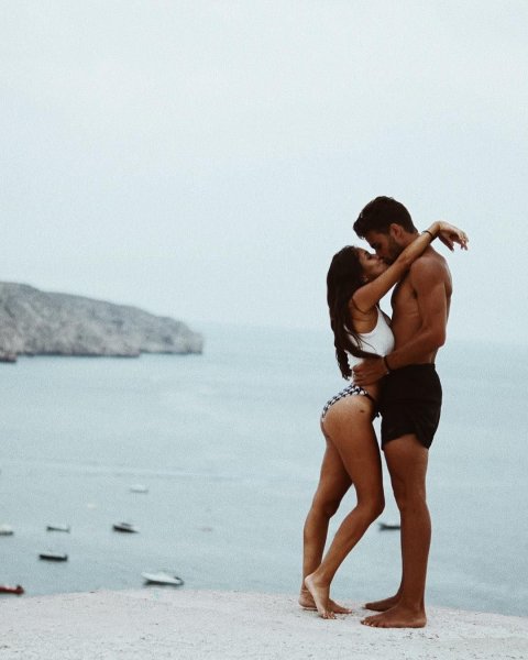 Мужчина и женщина на пляже