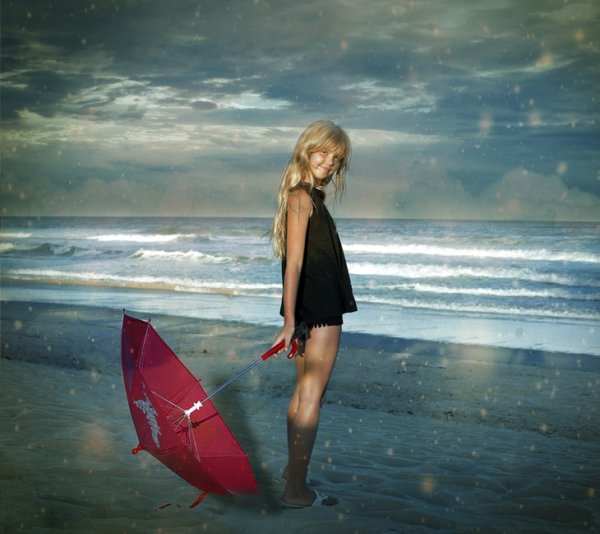 Блондинка с зонтиком