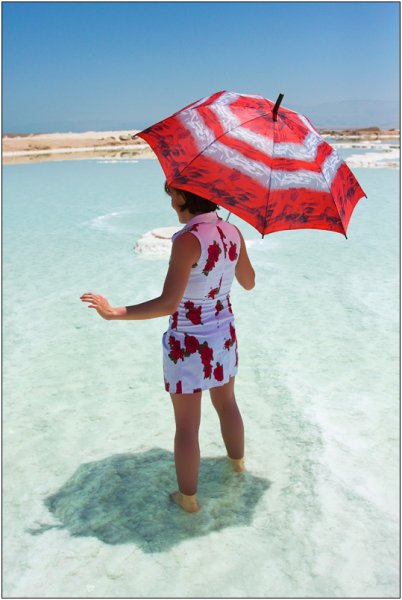 Море пляж девушка зонтик