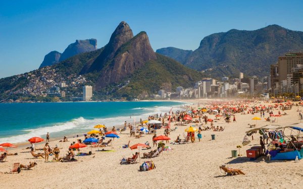 Пляж Ипанема в Рио-де-Жанейро