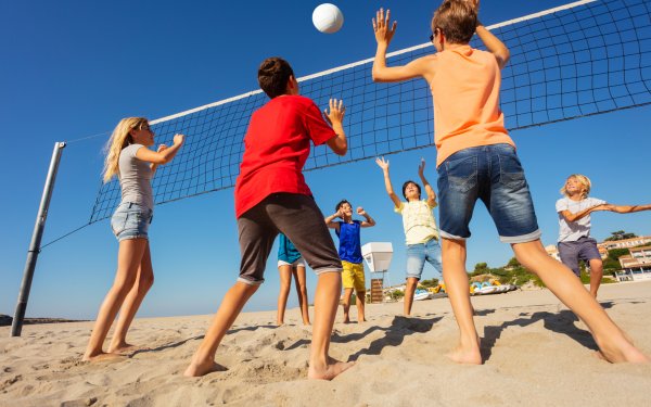 Детский волейбол на пляже