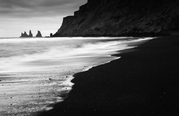 Море океан черный песок