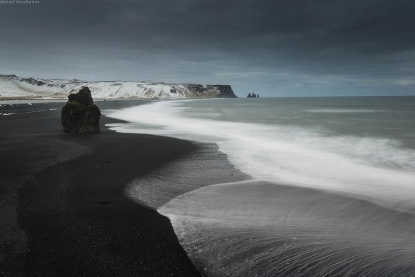Черный пляж Вик в Исландии
