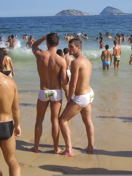 Мужской нудийский пляж
