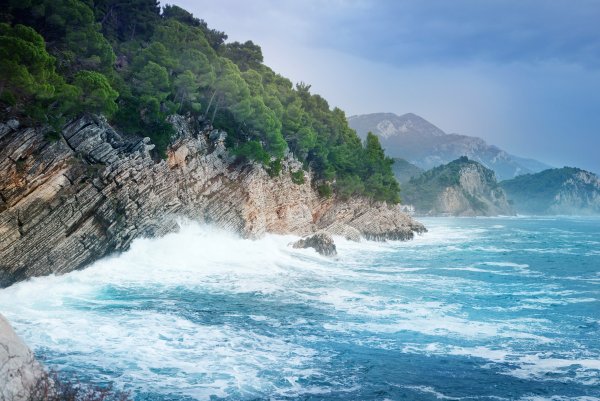 Черногория скалы море