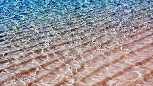 Прозрачное море