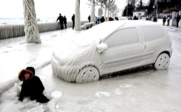 Замерзшая машина