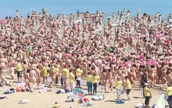 Нудистский заплыв в Австралии