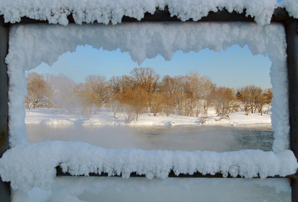 Окно с улицы зима