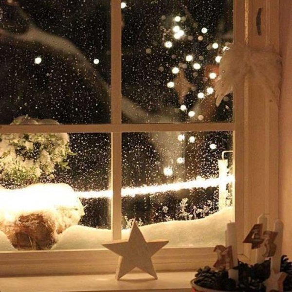 Снег за окном