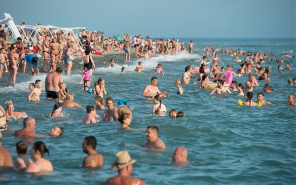 Черное море пляж люди