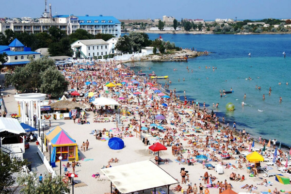 Поселок Черноморское Крым пляж