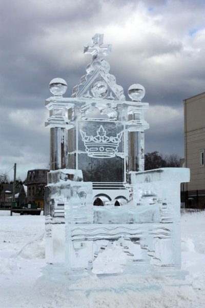 Ледовая скульптура Снежная Королева