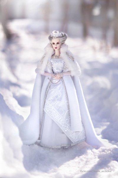 Барби Снежная Королева