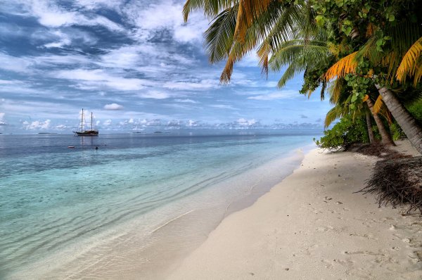 Карибское море пляж корабль