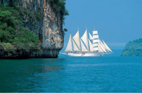 Море горы яхта