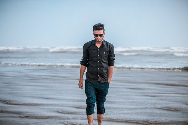 Мужская фотосессия на море