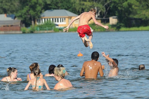 Загораем и купаемся