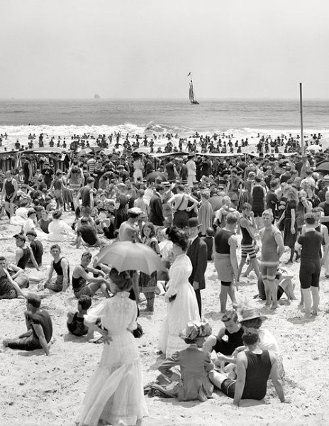 Пляж 1910 года