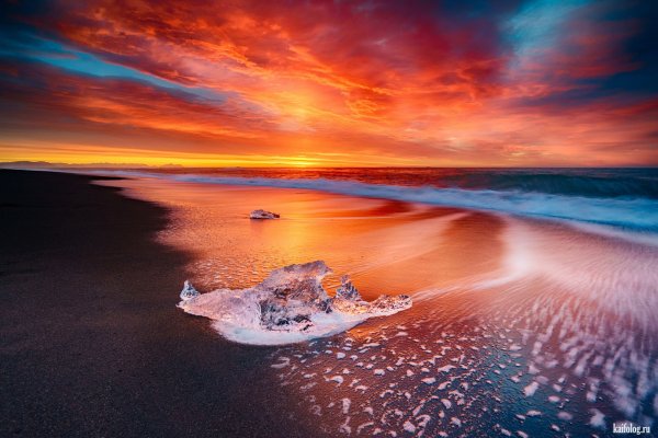 Красивый закат на море