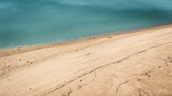«Песчаный берег моря»сёра