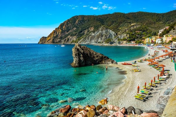 Пляж Монтероссо (spiaggia di Monterosso) – пять земель