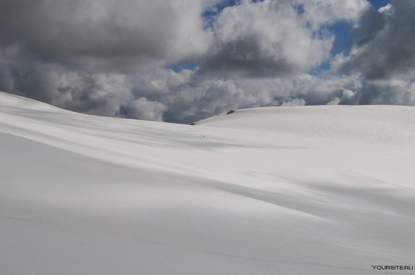 Снежное поле
