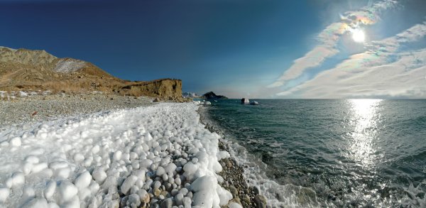 Снег на побережье