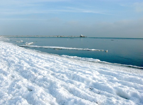 Пляж зимой
