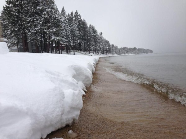 Зимний пляж летом