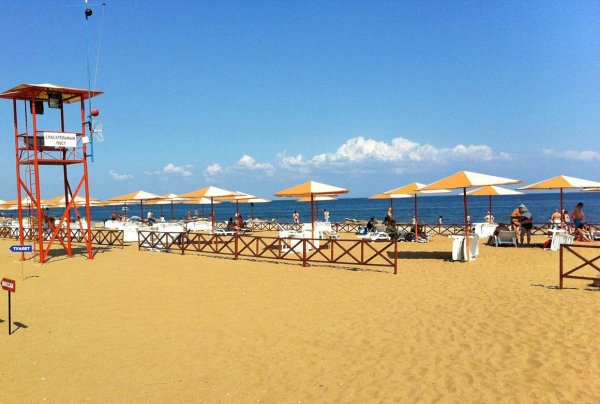 Крым Феодосия пляж золотые Пески