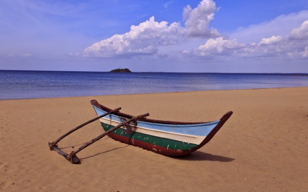 Лодка на пляже