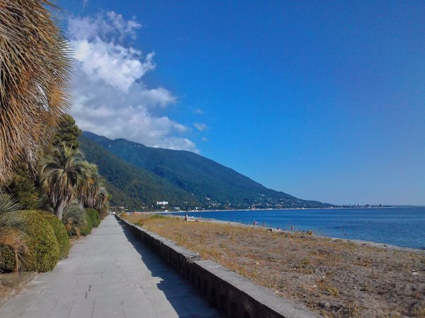 Пляж города Гагры 2022