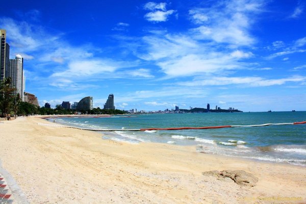 Пляж Вонгамат в Паттайе