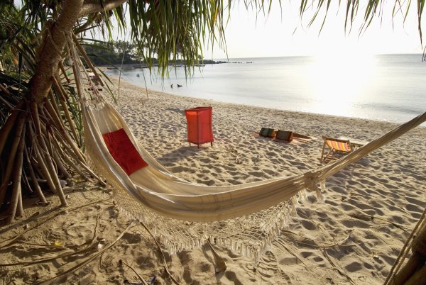 Гамак на берегу моря