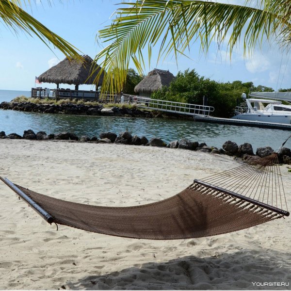 Гамак на пляже