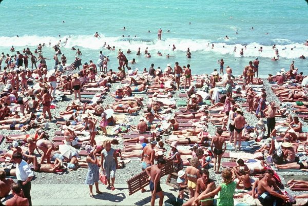 Как советские граждане отдыхали на пляже (ФОТО)