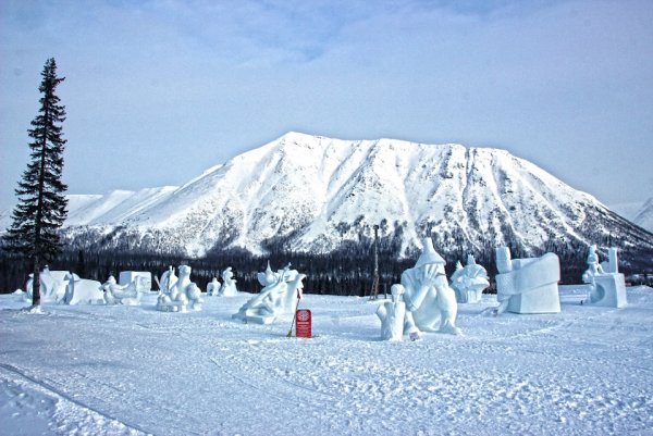Ледяная деревня в Кировске