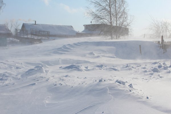 Сугробы в деревне