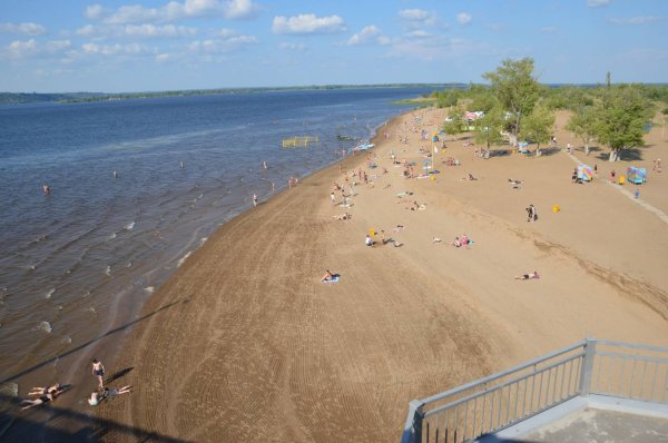 Пляж золотые Пески Саратов