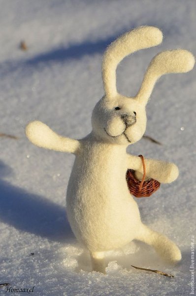 Новогодний валяный заяц