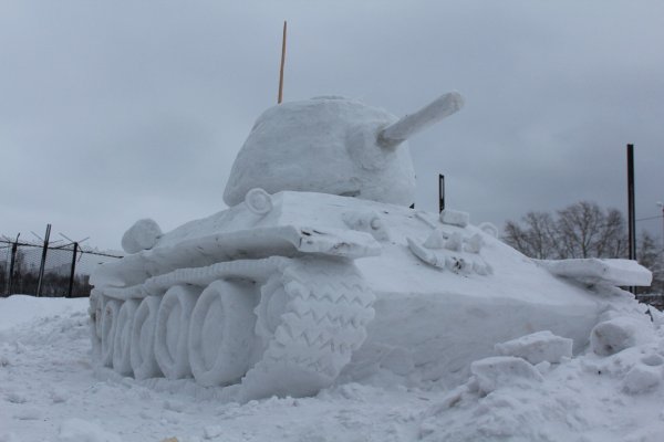 Танки из снега т34