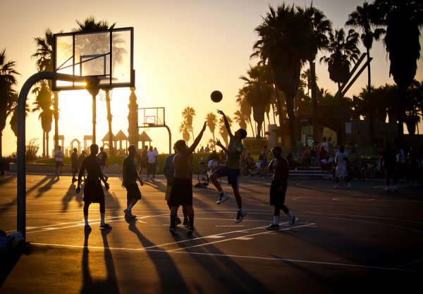 Венис Бич баскетбольная площадка