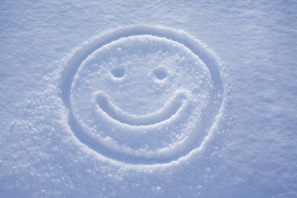 Смайлик на снегу