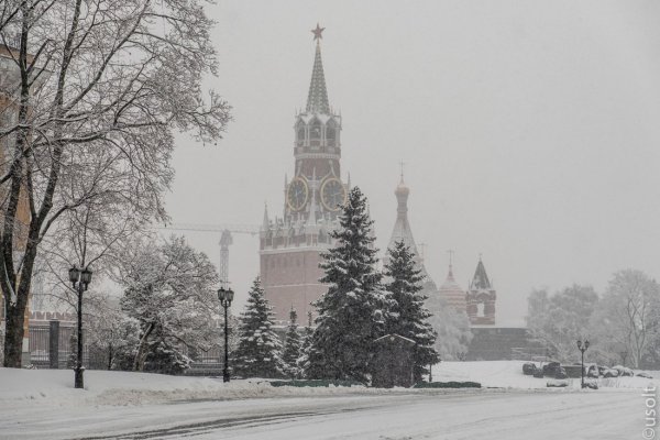 Москва снежный коллапс Кремль