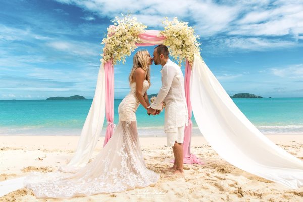 Свадебная церемония на море