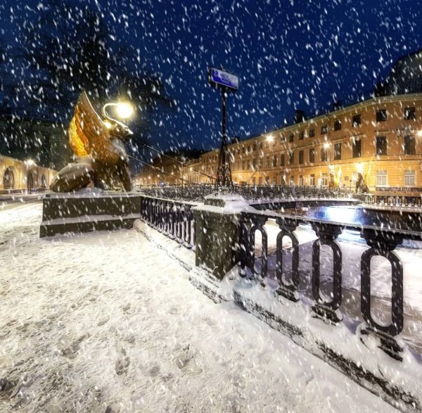 Банковский мост ночью канал Грибоедова