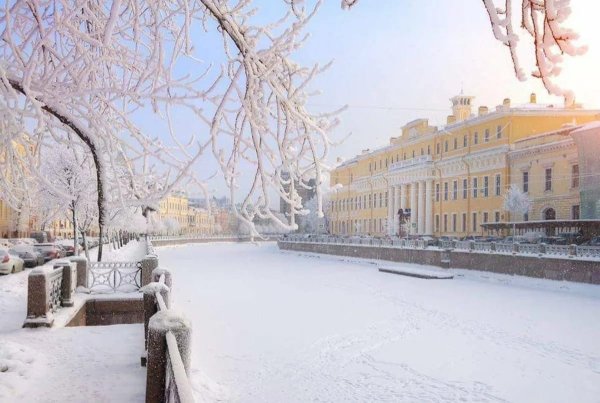 Юсуповский дворец в Санкт-Петербурге зимой
