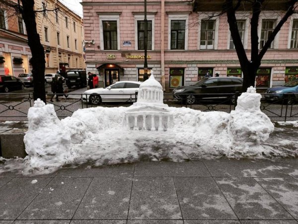 Сугробы в Питере